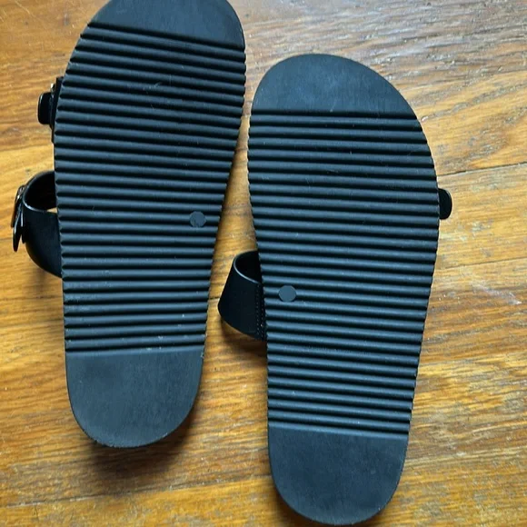 Steve Madden Black Double Buckle Slides - Picture 4 of 5